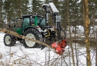 abattage-mecanise-hivernal-de-bois-energie-au-tracteur-photo-valtra-www.bioenergie-promotion.fr