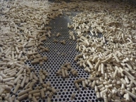 afin-de-na-pas-emettre-de-poussieres-a-la-combustion-les-granules-sont-depoussieres-avant-commercialisation-photo-©-frederic-douard-www.bioenergie.promotion.fr