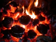 braises-de-briquettes-photo-©-frederic-douard-www.bioenergie.promotion.fr