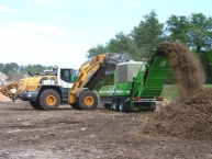 broyage-de-dechets-verts-pour-tri-des-parties-combustibles-et-fermentescibles-photo-frederic-douard-www.bioenergie-promotion.fr