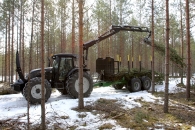 debardage-hivernal-de-branches-en-finlande-photo-valtra-www.bioenergie-promotion.fr
