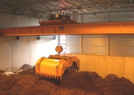 grappin-dalimentation-de-la-chaufferie-de-la-duchare-a-lyon-12mw-photo-©-frederic-douard-www.bioenergie.promotion.fr