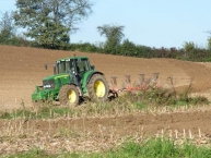 lautomne-est-le-temps-des-labours-en-europe-photo-©-frederic-douard-www.bioenergie.promotion.fr