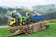 petit-chantier-de-dechiquetage-en-suisse-photo-wuest-www.bioenergie-promotion.fr