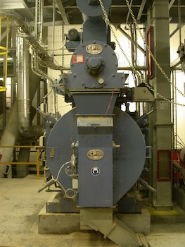 L'une des deux presses CPM chez HD Pellets, photo Frédéric Douard