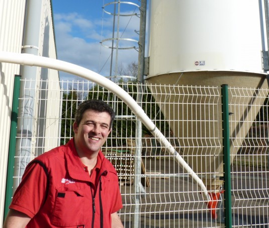 Eric Bonneviale, un responsable de magasin heureux
