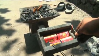 En RDC, un ingénieur créé un brûleur à charbon de bois astucieux,  performant et économique – MAGAZINE ET PORTAIL FRANCOPHONE DES BIOÉNERGIES