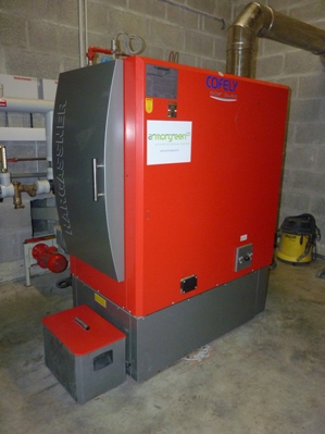 La chaudière Hargassner de 70 kW à plaquettes, photo Frédéric Douard