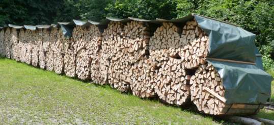 Ballots de bois de chauffage en Argovie, photo Frédéric Douard