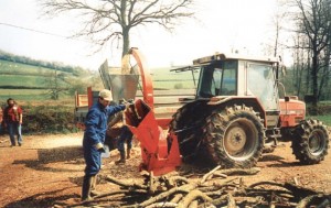 Déchiquetage à Millay en 1993 avec une déchiqueteuse gravitaire Viessmann
