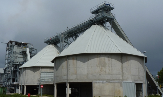 Les silos de la centrale de Pierrelatte équipés par SERA, photo Frédéric Douard