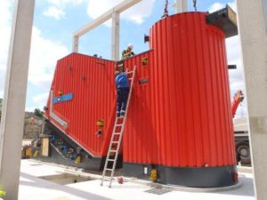 Montage de la chaufferie des Malteries Franco Suisses à Issoudun, 4 MW, photo Vyncke