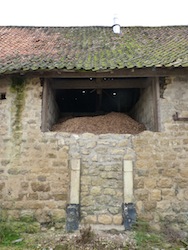 Fenêtre d'alimentation du silo de Thierry Compiègne, photo Frédéric Douard