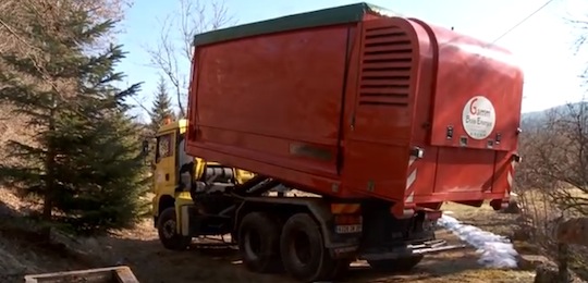 Camion souffleur de plaquettes Transmanut de Gamm'Bois-énergie