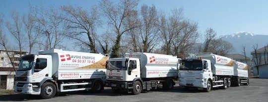 Flotte de camions souffleurs de granulés Transmanut de Savoie Energie