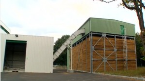 Le hall de réception du bois chez Valab et silo à droite