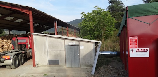 Le local ventilation et un conteneur-sécheur Lauber, photo ZM