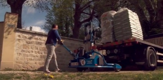 Livrer le bois-énergie encore plus facilement avec le chariot électrique