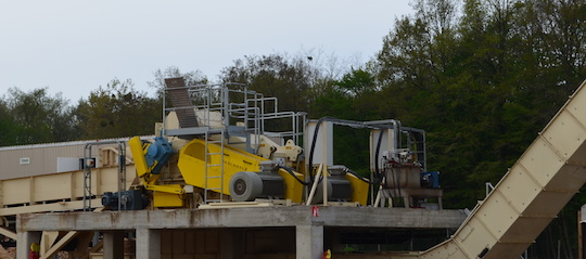 Le broyeur Saalasti de Biosyl peut réduire plus de 200 000 tonnes de bois par an, photo Frédéric Douard