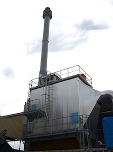 La cheminée Beirens de la petite chaudière Vyncke et son électrofiltre Scheuch, photo Frédéric Douard