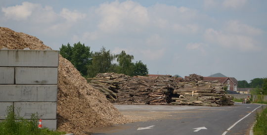 Le parc à bois de la centrale de Lens, photo Frédéric Douard