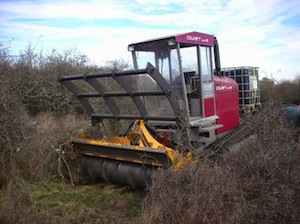 Broyage forestier avec chenillard Eider - les premiers essais en 2009, photo Ménard-Darriet-Cullerier