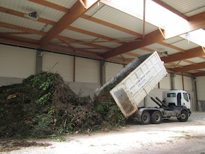 Arrivage de déchets verts, photo Hantsch