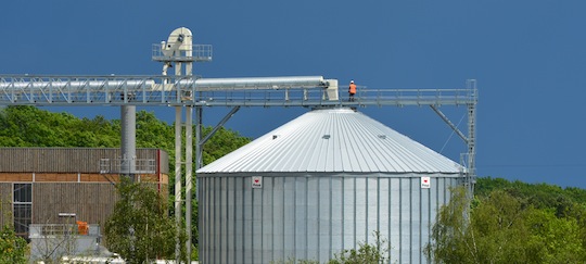 Le silo à granulés fourni par les Ets Privé, photo Frédéric Douard