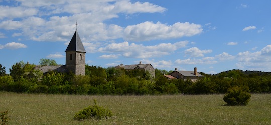 Les habitants de Saint-Martin du Larzac sont chauffés au bois déchiqueté grace à un petit réseau de chaleur, photo Frédéric Douard