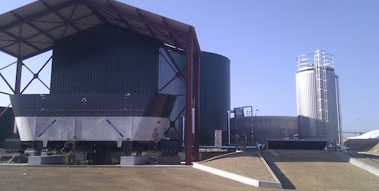 La partie incorporation avec la mélangeuse Pumpe, la fosse à pâteux et le cuve à liquides chez Marnay Energie, photo Xergi