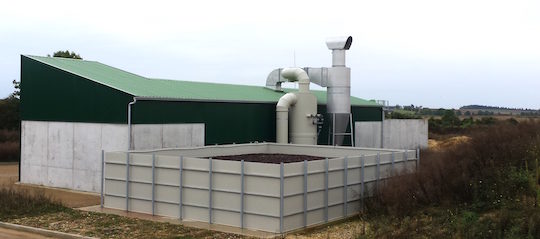 Traitement d'air avec les deux possibilités, le laveur avec biofiltre pour le séchage des digestats ou le cyclone pour le maïs et le bois, photo EPO