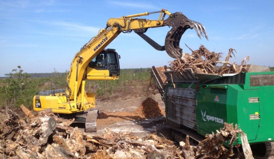 Broyage de souches avec un Crambo 5000, photo Loreki