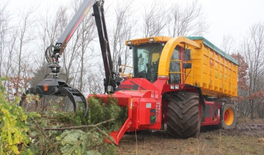 Déchiqueteuse à disque 1445 sur automoteur, photo Greentec