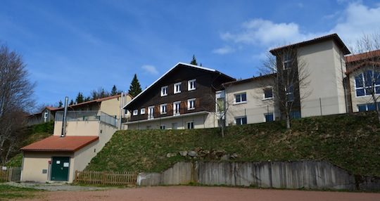 La chaufferie est installée sur le talus avec deux accès de plain pied, photo Frédéric Douard