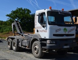 Le camion de livraison du bois-énergie de la scierie de Miremont, photo Frédéric Douard