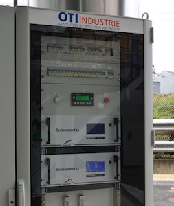 Baie d'analyse des gaz en continu OTI Industrie, photo Frédéric Douard