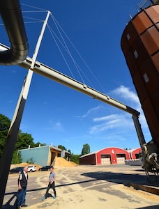 Spire aérienne entre le silo de bois frais et le premier broyeur, photo Frédéric Douard