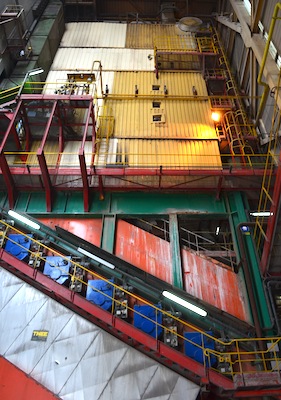 Foyer à rouleaux de type Babcock à l'usine d'incinération des ordures ménagères Valorly de Rillieux-la-Pape, photo Frédéric Douard