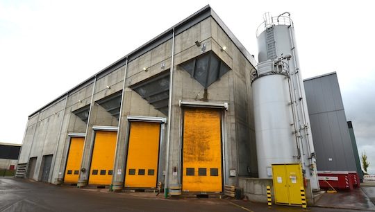 Le bâtiment de stockage du combustible de la centrale Kiowatt, photo Frédéric Douard