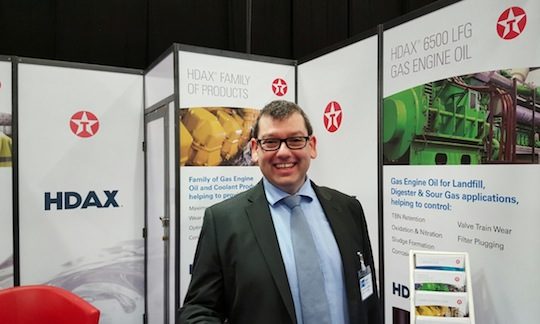 Emmanuel Trindade sur son stand à Biogaz Europe 2016, photo Chevron Lubrifiants