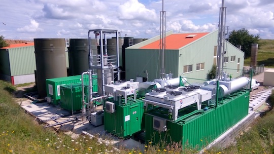 Les deux modules de cogénération fonctionnant au biogaz à Malleville-sur-le-Bec, photo Gaséo
