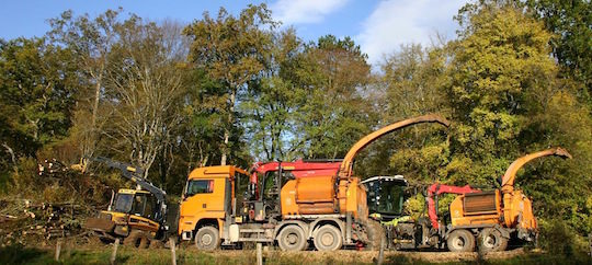 Déchiqueteuses à tambour sur camion et tractée, photo Noremat