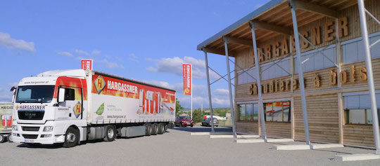 Camion de livraison de chaudières chez Hargassner-France, photo Hargassner France