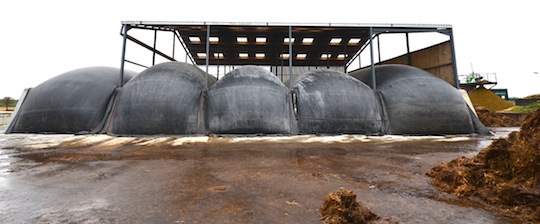 Les cellules de méthanisation par voie sèche à Frasnoy, photo Frédéric Douard
