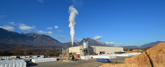 Vue sur l'usine Alpin Pellet dans la vallée de l'Isère, photo Frédéric Douard
