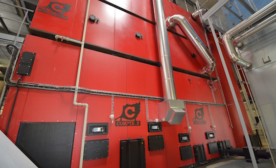 Le foyer de l'une des 3 chaudières Compte R de 10 MW, photo Frédéric Douard