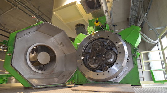 L'une des 3 presses SALMATEC, photo Frédéric Douard