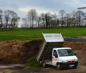 Livraison de déchets verts au GAEC Blanchelande, photo Frédéric Douard