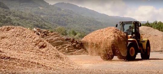 Près de Grenoble, la plateforme de production de bois-énergie de Goncelin est financée de manière participative. 