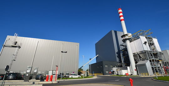 La centrale CBEM à Estrées-Mons avec à gauche le bâtiment silo, photo Frédéric Douard